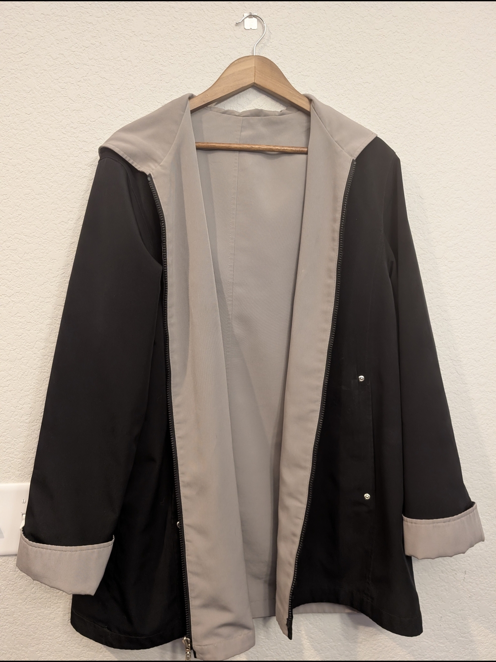 Women's Sz XL Reversible Black and Light Gray Hooded Contemporary MinimalJacket